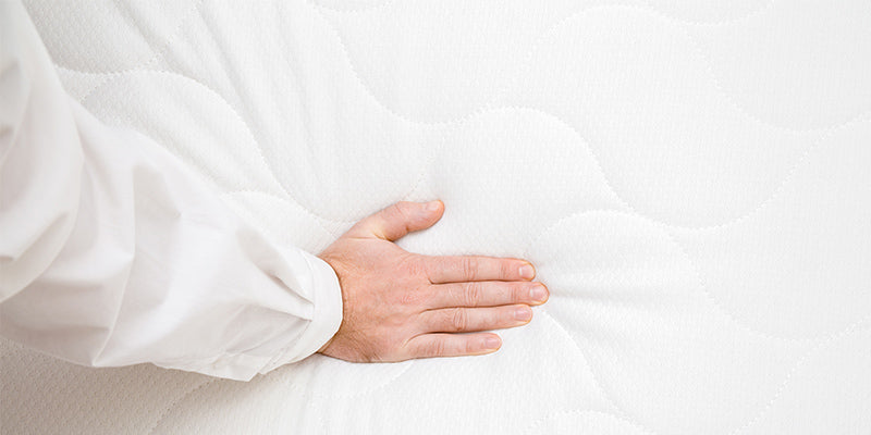 腰痛に敷きふとんはNGなの?腰をサポートする工夫が詰まった昭和西川の敷きふとん3選をご紹介